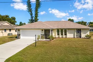 285 Mark Twain Ln, Rotonda West, FL 33947 - Photo 1