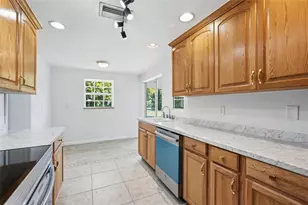 700 Dolphin Pkwy, Punta Gorda, FL 33950 - Photo 11