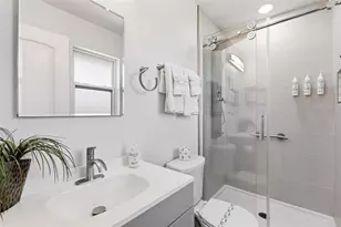 21531 Gladis Ave, Port Charlotte, FL 33952 - Photo 9