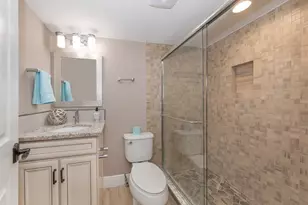 21004 Isola Bella Cir, Venice, FL 34292 - Photo 13