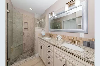 21004 Isola Bella Circle, Venice, FL 34292 - Photo 19