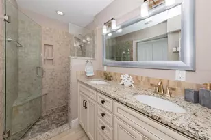 21004 Isola Bella Cir, Venice, FL 34292 - Photo 19