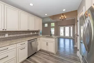 21004 Isola Bella Cir, Venice, FL 34292 - Photo 11