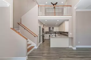 21004 Isola Bella Cir, Venice, FL 34292 - Photo 9