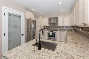 21004 Isola Bella Cir, Venice, FL 34292 - Photo 5