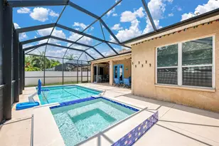 4327 Manfield Dr, Venice, FL 34293 - Photo 7