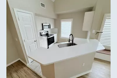 5531 Rosehill Road #201, Sarasota, FL 34233 - Photo 3