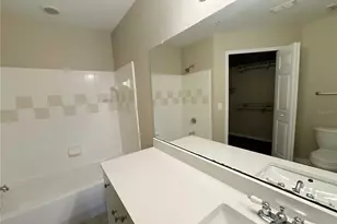 5531 Rosehill Rd, Sarasota, FL 34233 - Photo 9