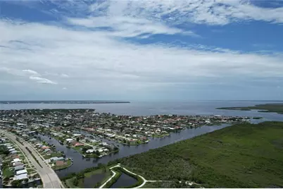 112 Sunnyside Street NW, Port Charlotte, FL 33952 - Photo 3