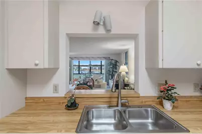 514 Spring Lakes Boulevard, Bradenton, FL 34210 - Photo 9