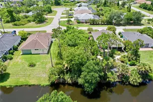 182 Albatross Rd, Rotonda West, FL 33947 - Photo 1