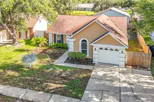 1032 Hardwood Dr, Valrico, FL 33596 - Photo 3