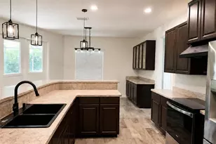 935 Linden Rd, Venice, FL 34293 - Photo 3