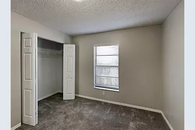 5500 Crissman Drive N, Saint Petersburg, FL 33714 - Photo 9