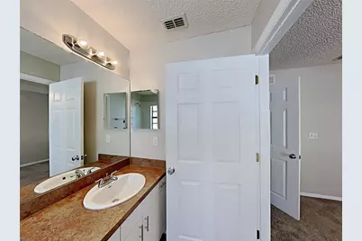 5500 Crissman Drive N, Saint Petersburg, FL 33714 - Photo 17