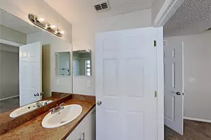 5500 Crissman Dr N, Saint Petersburg, FL 33714 - Photo 17