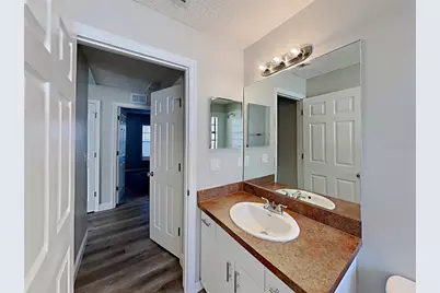 5500 Crissman Drive N, Saint Petersburg, FL 33714 - Photo 13