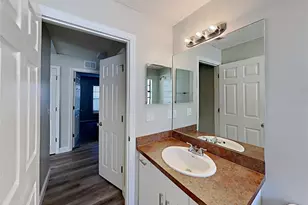 5500 Crissman Dr N, Saint Petersburg, FL 33714 - Photo 13