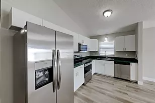 5500 Crissman Dr N, Saint Petersburg, FL 33714 - Photo 5