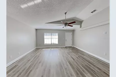 5500 Crissman Drive N, Saint Petersburg, FL 33714 - Photo 3
