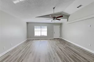 5500 Crissman Dr N, Saint Petersburg, FL 33714 - Photo 3