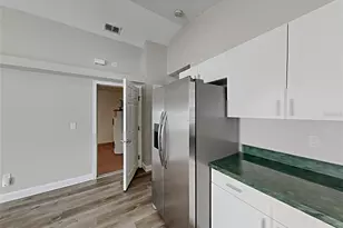 5500 Crissman Dr N, Saint Petersburg, FL 33714 - Photo 7