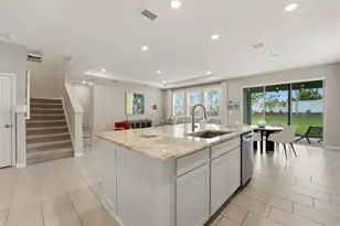 5715 Woodland Sage Dr, Sarasota, FL 34238 - Photo 9