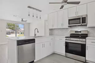 10517 Greenway Ave, Englewood, FL 34224 - Photo 9