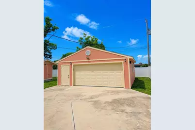 733 Laurel Avenue, Venice, FL 34285 - Photo 5