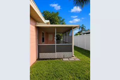 733 Laurel Avenue, Venice, FL 34285 - Photo 7