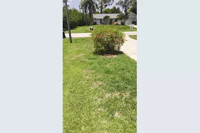 18579 Robinson Avenue, Port Charlotte, FL 33948 - Photo 7