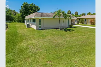 18579 Robinson Avenue, Port Charlotte, FL 33948 - Photo 37
