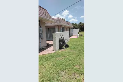 18579 Robinson Avenue, Port Charlotte, FL 33948 - Photo 9