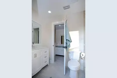 2719 Forest Knoll Drive, Sarasota, FL 34232 - Photo 11