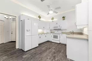 834 Montrose Dr, Venice, FL 34293 - Photo 9