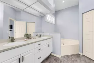 834 Montrose Dr, Venice, FL 34293 - Photo 29
