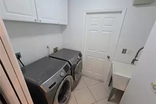219 NW 25th Pl, Cape Coral, FL 33993 - Photo 5