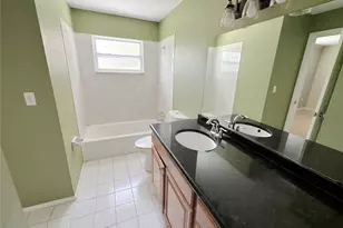 4710 Hoxie Ln, Sarasota, FL 34233 - Photo 9