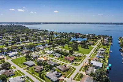 326 Wherley Avenue SE, Port Charlotte, FL 33952 - Photo 7