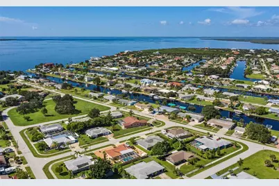 326 Wherley Avenue SE, Port Charlotte, FL 33952 - Photo 9