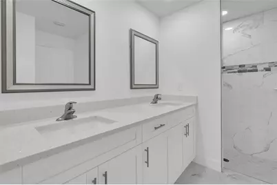 310 NE 9th Terrace, Cape Coral, FL 33909 - Photo 17