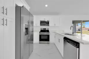 310 NE 9th Terrace, Cape Coral, FL 33909 - Photo 31