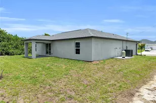 310 NE 9th Terrace, Cape Coral, FL 33909 - Photo 9