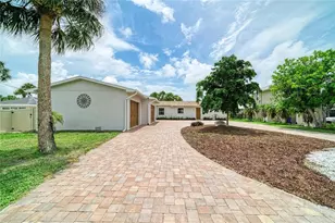211 Bahia Vista Dr, Englewood, FL 34223 - Photo 7