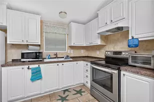 7464 Danvers Cir, Port Charlotte, FL 33981 - Photo 3