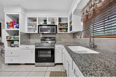 4701 Spahn Street, Sarasota, FL 34232 - Photo 9