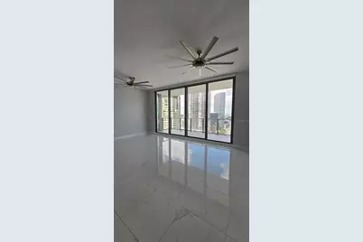 100 1st Avenue N #2406, Saint Petersburg, FL 33701 - Photo 11