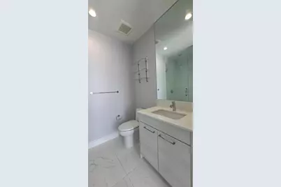 100 1st Avenue N #2406, Saint Petersburg, FL 33701 - Photo 29