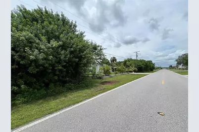 570 W Tarpon Boulevard NW, Port Charlotte, FL 33952 - Photo 3