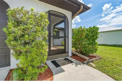 18422 Arapahoe Circle, Port Charlotte, FL 33948 - Photo 11